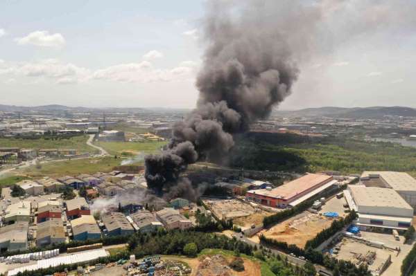 Tuzla'da fabrikada şiddetli patlama: fabrika alevlere teslim oldu