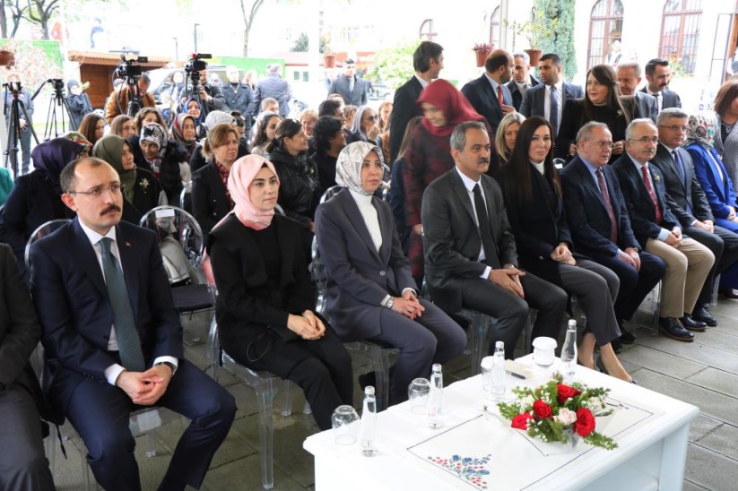 Bakan Mahmut Özer: 'Kadınların okullaşma oranı erkekleri geçti'