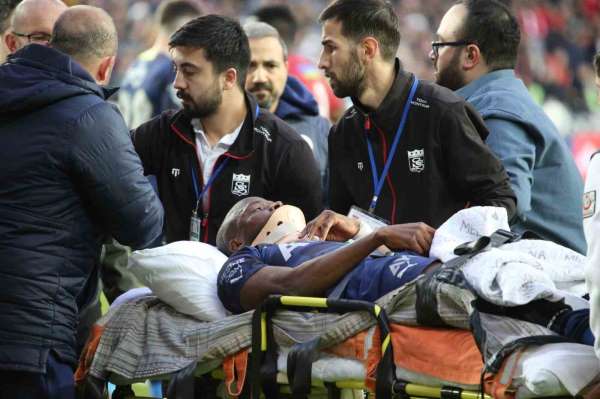 Enner Valencia, ambulansla hastaneye kaldırıldı - Sivas haber