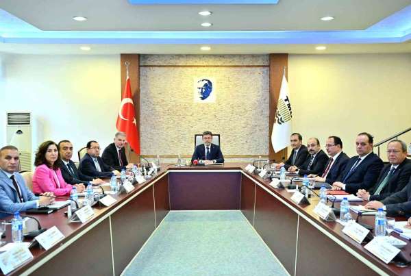 Çalışma ve Sosyal Güvenlik Bakanı Işıkhan: 'Sendikal hareketlerin güçlenmeye devam etmesi gerekmektedir'