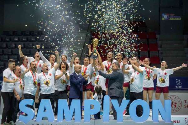 Hentbol Kadınlar 1. Ligi'nde Ortahisar Belediyesi şampiyon oldu
