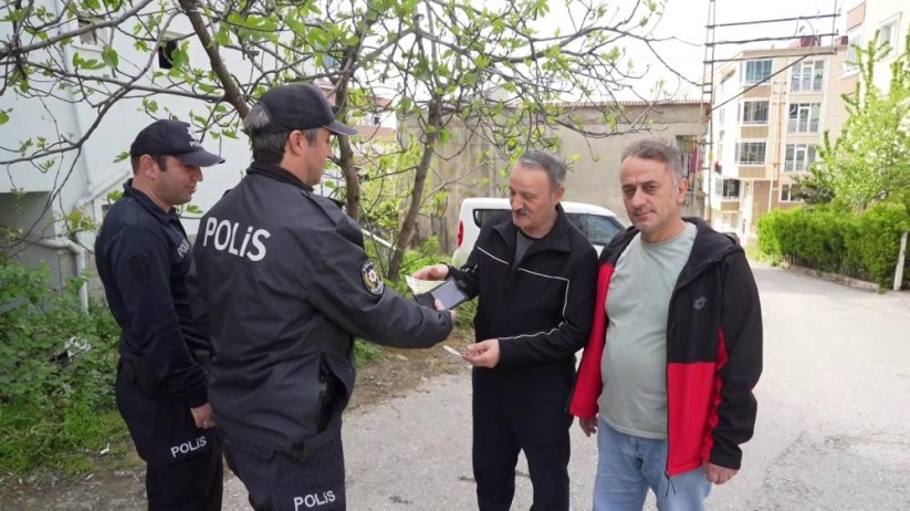 Samsun'da yürek ısıtan olay: Bulduğu içi dolar dolu cüzdanı polise teslim etti