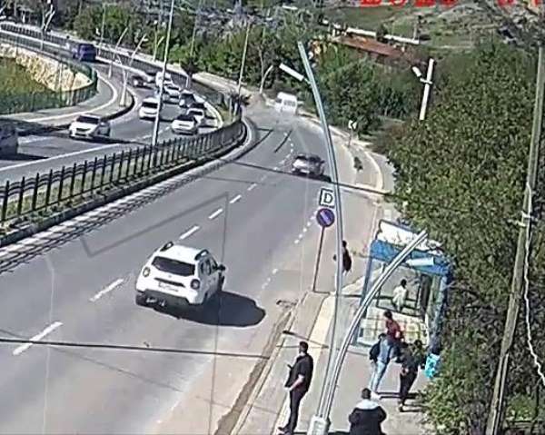 Tunceli'deki kaza anı güvenlik kameralarına yansıdı