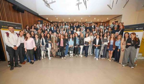 Binance TR Teknolojide Kadın Akademisi İzmir'de 200 kadınla buluştu