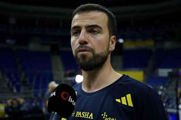 Melih Mahmutoğlu: 'Avrupa'nın en iyi basketbolunu oynayarak şampiyonluğu hak ettik'