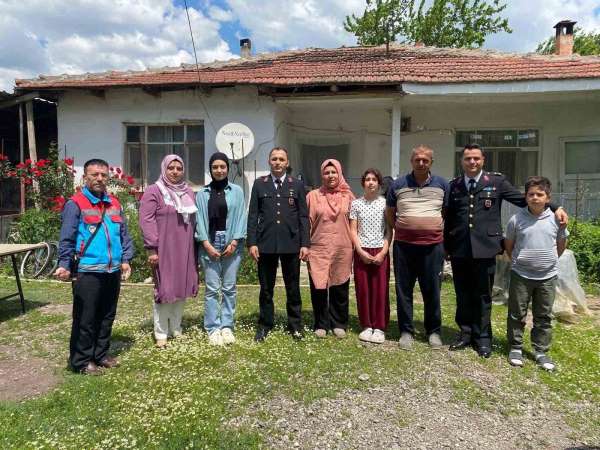 Bilecik'te şehit ve gazi ailelerine bayram ziyareti
