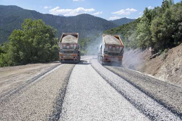 Mersin'de yayla sezonu başladı asfalt çalışmaları hız kazandı 