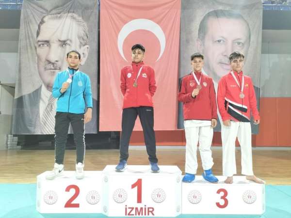 Bilecik'ten ANALİG'e katılan karate takımları yarı finale yükseldi