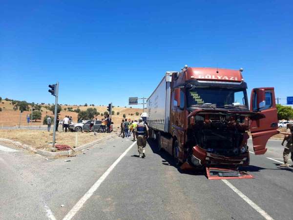 Mardin'de trafik kazası: 1'i ağır, 5 yaralı