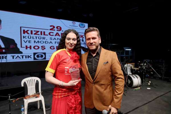 Meltem Leylekoğlu, Tavas'ta hayranlarıyla buluştu