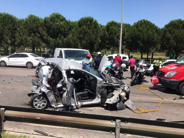 Bayram trafiğinde yaşanan kazada 1 kadın öldü, 4 kişi yaralandı 