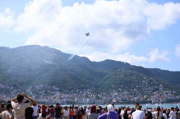 Ordu SOLOTÜRK'ü izledi