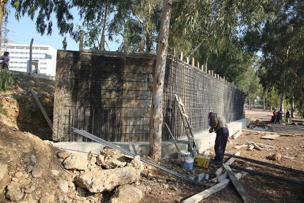 Adana 15 Temmuz Şehitler Köprüsü kavşağında durak inşası sürüyor