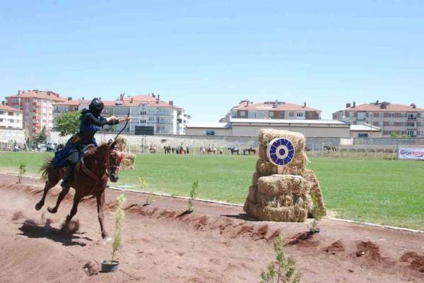Atlı Okçuluk Türkiye Şampiyonası Çeyrek Final müsabakaları Akşehir'de başladı