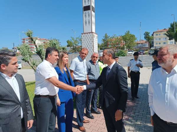 Osmancık'a atanan Kaymakam Duman şehitliği ziyaret etti