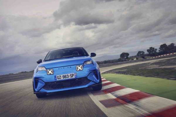 Alpine A290 Türkiye'de satışa sunuldu