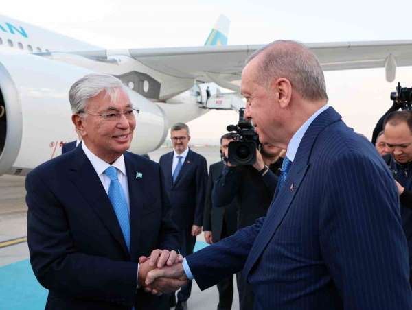 Cumhurbaşkanı Erdoğan, Kazakistan Cumhurbaşkanı Tokayev'i törenle karşıladı