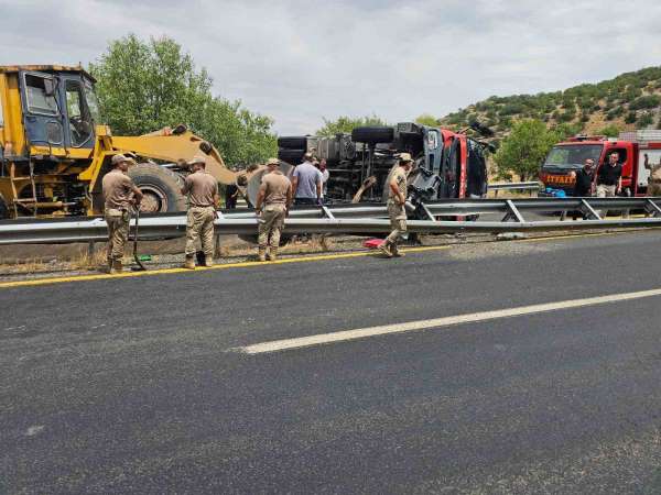 Diyarbakır'da yangın söndürmeye giden itfaiye eri kazada hayatını kaybetti