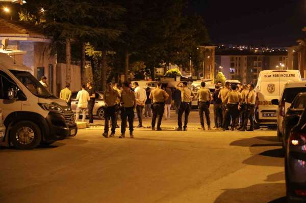 Elazığ'da iki aile arasında bıçaklı kavga : 3 yaralı