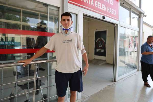 Kaza sırasında açılan kapıdan inip koşarak uzaklaşan genç: 'Sıkışmaktansa atlamayı tercih ettim'
