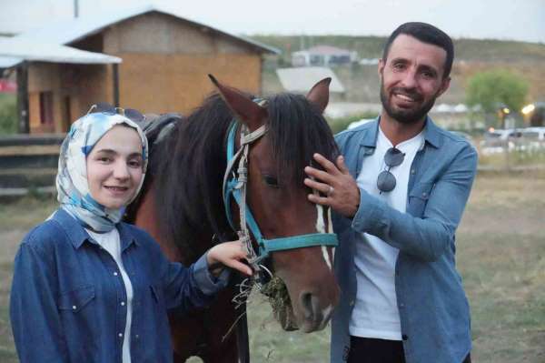 Muş'ta geleneksel atlı sporlara ilgi artıyor