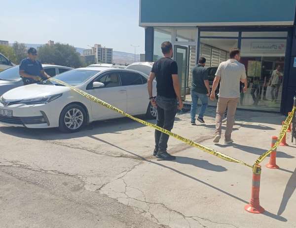 Oto galeriye silahlı saldırı: 1 yaralı