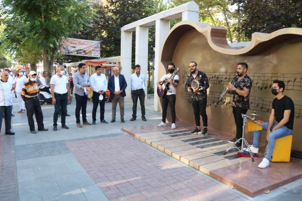 Türkiye'nin ilk ve tek UNESCO'lu müzik şehri Kırşehir'de 'Müzik Durakları' oluşturuldu