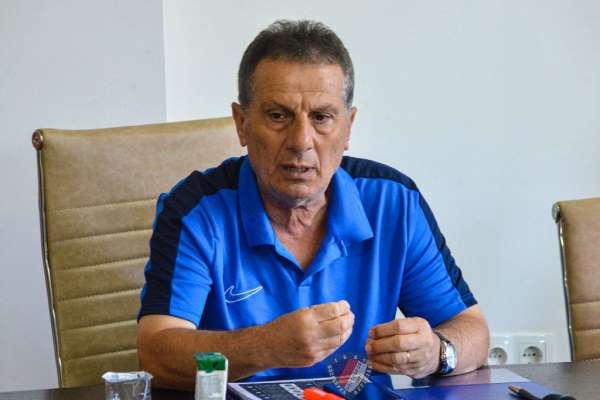 Düzcespor Teknik Direktörü Adnan Şentürk: 'Yeni transferlere ihtiyacımız var'