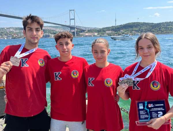 Mersinli sporcular 'İstanbul Boğaziçi Kıtalararası Yüzme Maratonu'ndan başarıyla döndü