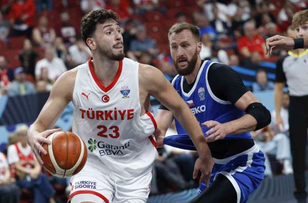 12 Dev Adam, Çekya'yı farklı mağlup etti