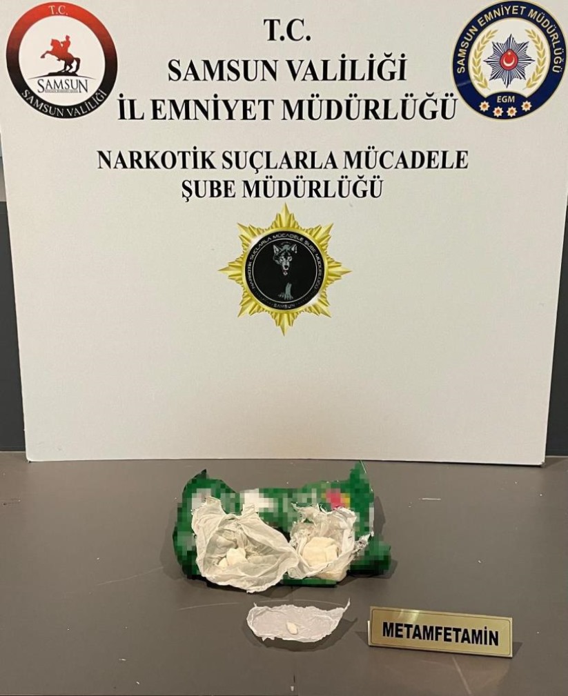 Samsun'da gitar çantasındaki cips paketinden uyuşturucu çıktı