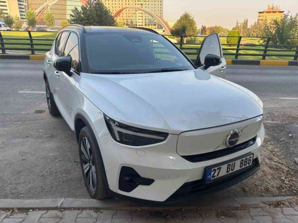 Bayiden alınan Volvo marka sıfır elektrikli araç kusurlu çıktı