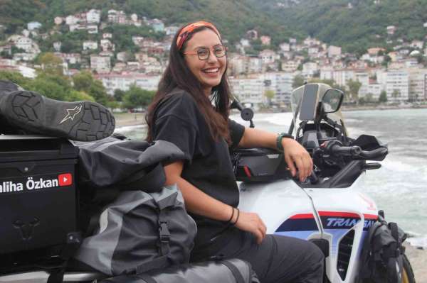 Mühendis kadın, motosikletiyle zorlu yolları kullanarak tek başına Türkiye'yi dolaşıyor