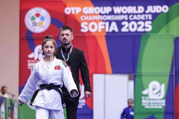 Ümraniyeli sporcu Sema Nur Yüksel Dünya Ümitler Judo Şampiyonası'nda gümüş madalyanın sahibi oldu
