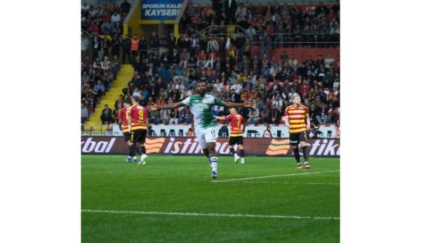 Bursaspor'da Kelechi Iheanacho fırtınası dinmiyor