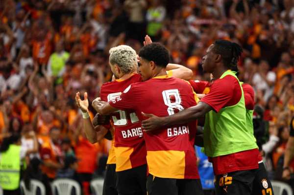 Galatasaray, Süper Lig'de puanını 7'ye yükseltti