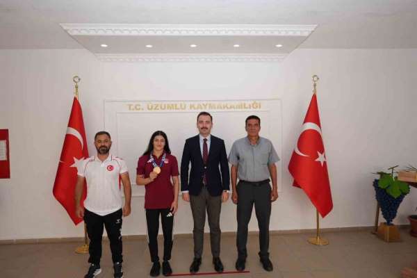 Şampiyon Elvira'ya tebrik