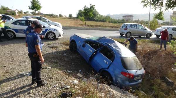 Komiser yardımcısı ve mühendis eşi kazada yaralandı 