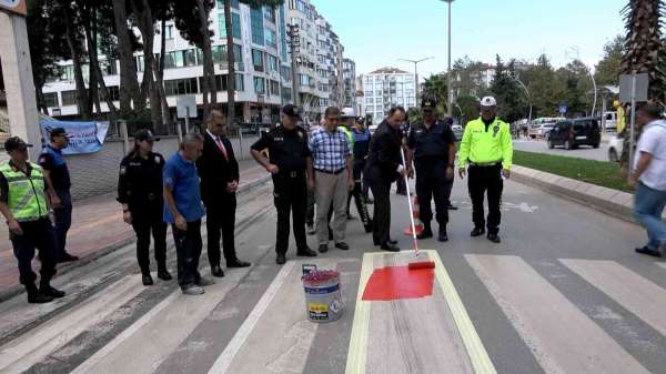 Bafra'da yaya geçitlerine kırmızı çizgi çekildi
