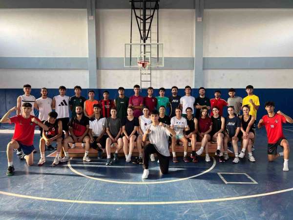 Van Büyükşehir Belediyesinin BESYO kursuyla 40 öğrenci üniversiteli oldu