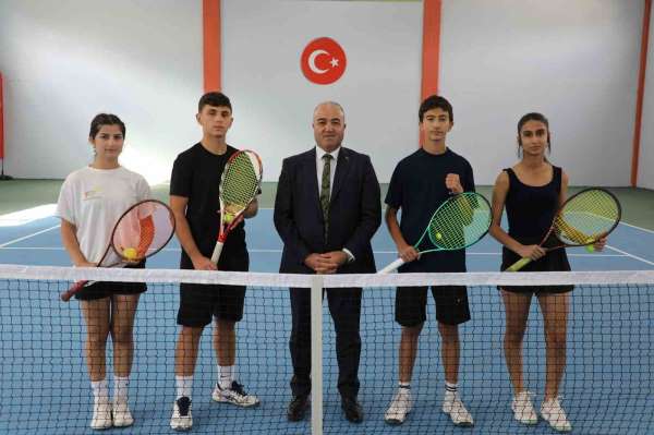 Ağrı'da Türkiye Tenis Ligi Doğu Anadolu Bölgesi Turnuvası başladı
