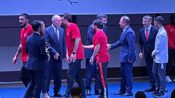 Cumhurbaşkanı Yardımcısı Yılmaz: 'Bugün ülkemizde toplam 5 bin 555 gençlik ve spor tesisi var'