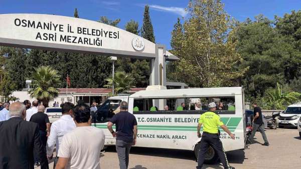 Osmaniye'de saldırıda hayatını kaybeden öğretmen son yolculuğuna uğurlandı