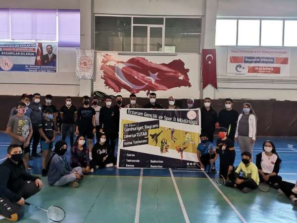 29 Ekim Badminton Turnuvası yapıldı 