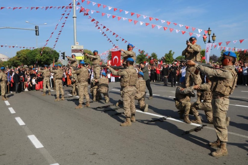 Samsun'da Cumhuriyet'in 100. yılı coşkuyla kutlandı