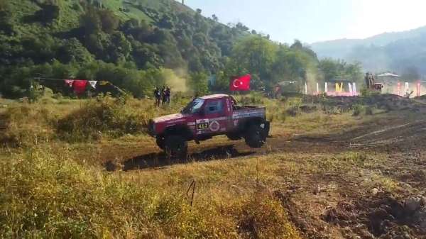 Rize'de yapılan 2023 Karadeniz Off-Road Kupası 4. ayak yarışları nefes kesti