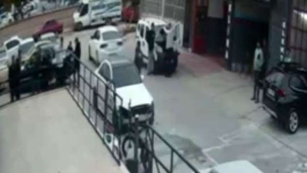 Konya'da 12 kişinin yaralandığı silahlı saldırı kamerada