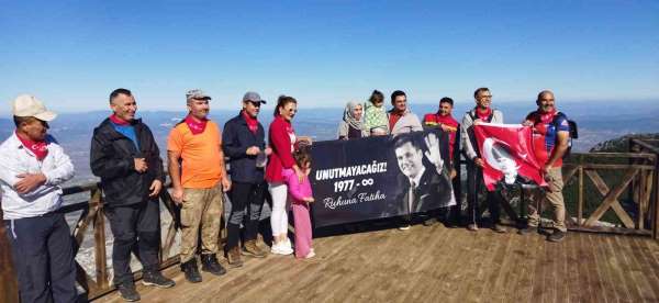 Manisa'da 'Şehitlikten zirveye' 1500 metrelik anma tırmanışı