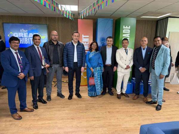 Muradiye OSB Başkanı Kıvırcık'ın İngiltere ziyareti yabancı basında