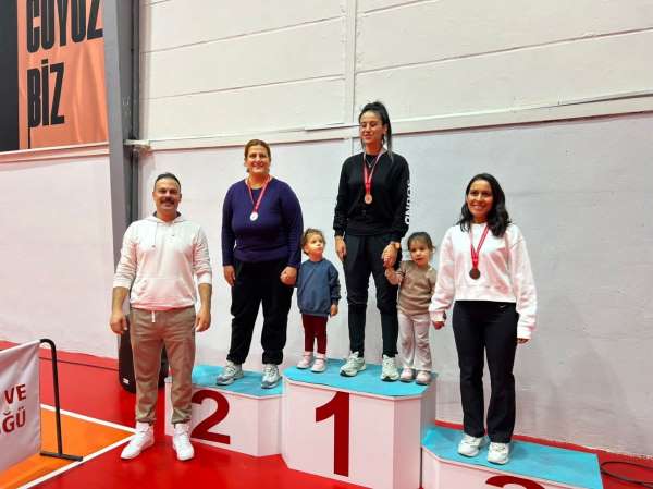 Sivrihisar'da 29 Ekim Cumhuriyet coşkusu dart turnuvasıyla taçlandı